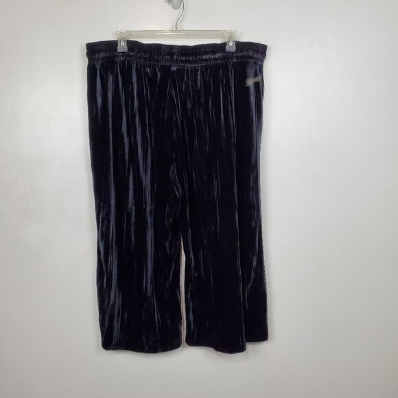 Woman Within Black Crushed Velvet Wide Leg Pull-On Cropped Pants Size 2X 26/28 - Picture 6 of 12